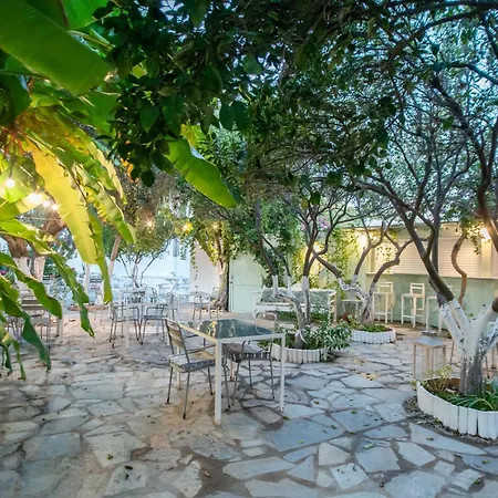 Ξενοδοχείο με διαμερίσματα Aegean Village 2*