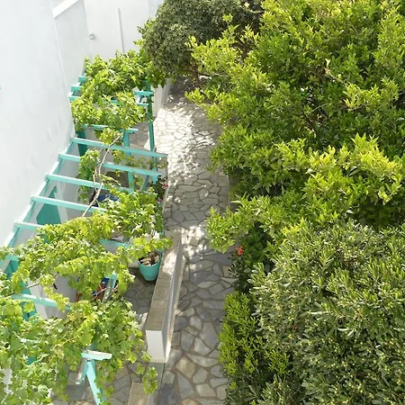 Ξενοδοχείο με διαμερίσματα Aegean Village 2*