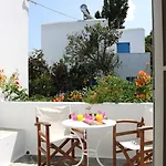 Aegean Village מלון דירות 2*