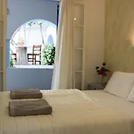 Ξενοδοχείο με διαμερίσματα Aegean Village 2*