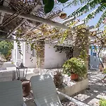Ξενοδοχείο με διαμερίσματα Aegean Village 2*